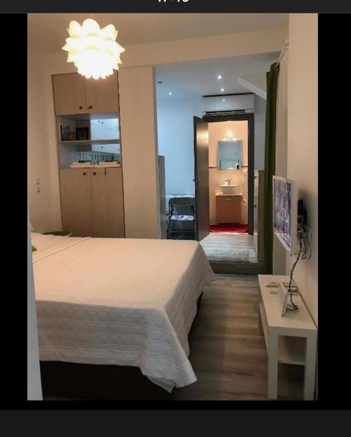 Small Budget Diamond Apartment In Agias Sofias. Thessaloníki Eksteriør bilde