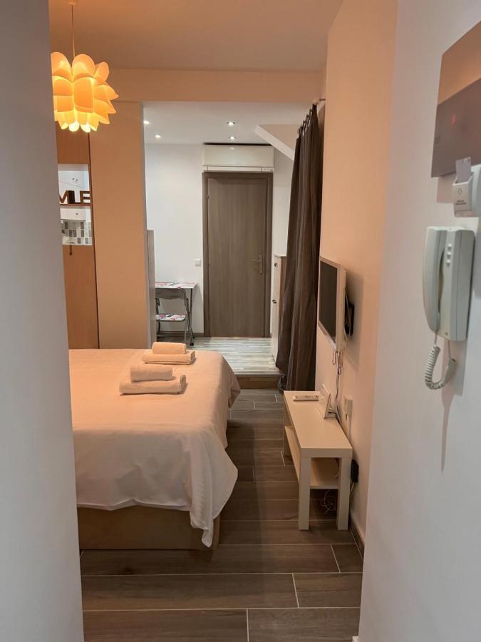Small Budget Diamond Apartment In Agias Sofias. Thessaloníki Eksteriør bilde